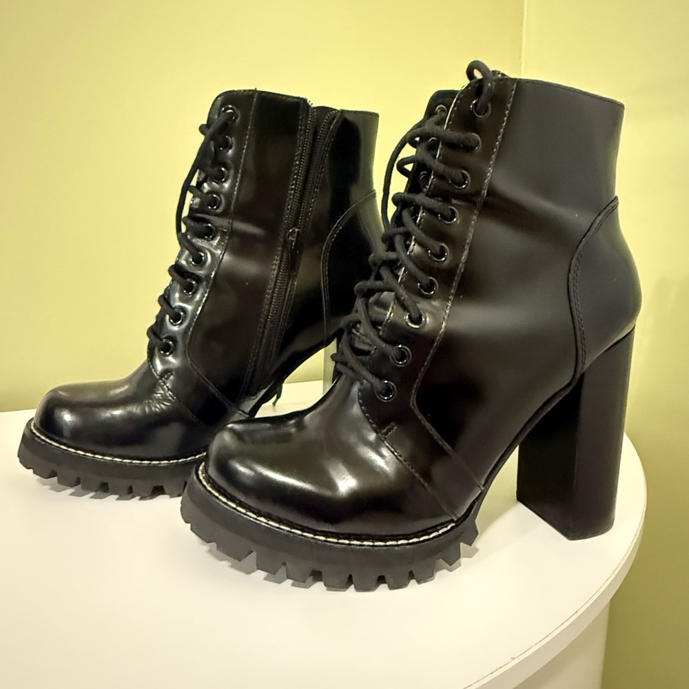 Jeffrey Campbell Legion lace-up ankle boots in patent leather size 8 new H14N9